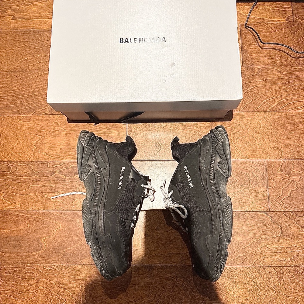 Balenciaga Triple S Black